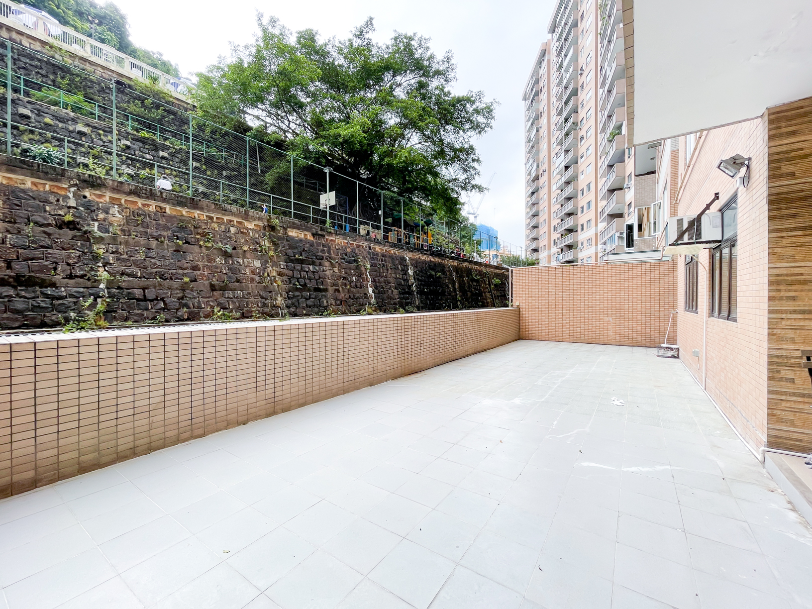 Realty Garden For Lease with Huge Private Terrace