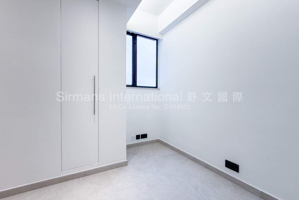 Empty room with minimalistic design