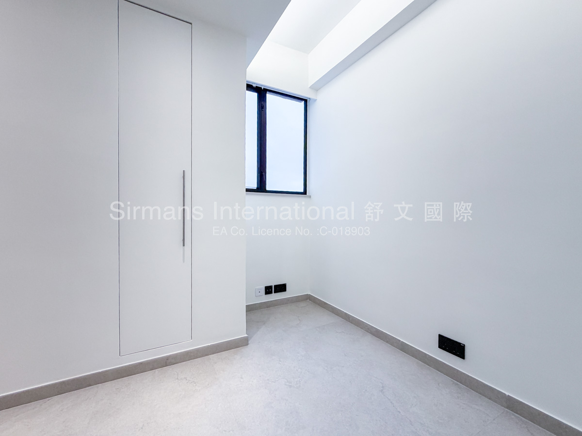 Empty room with minimalistic design