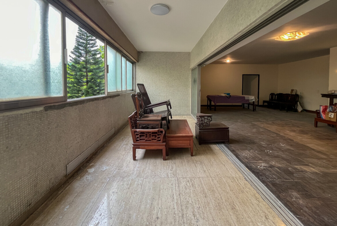 Fontana Gardens For Sale - Huge Balcony