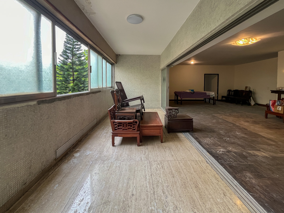 Fontana Gardens For Sale - Huge Balcony
